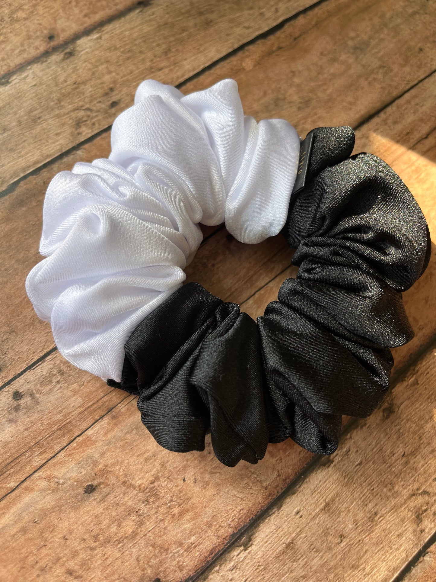 Black and white Scrunchie